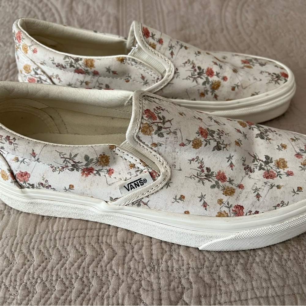 Vans - Picture 3 of 8